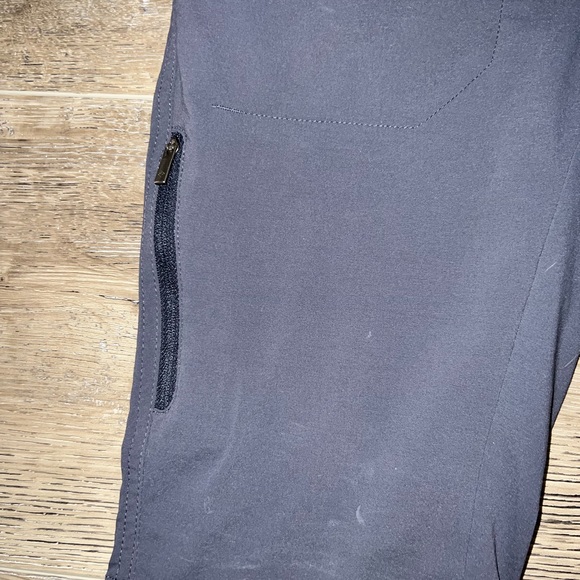 Columbia Saturday Trail Omni Shield Long Shorts Lightweight Size 2 Navy Blue - Picture 7 of 16